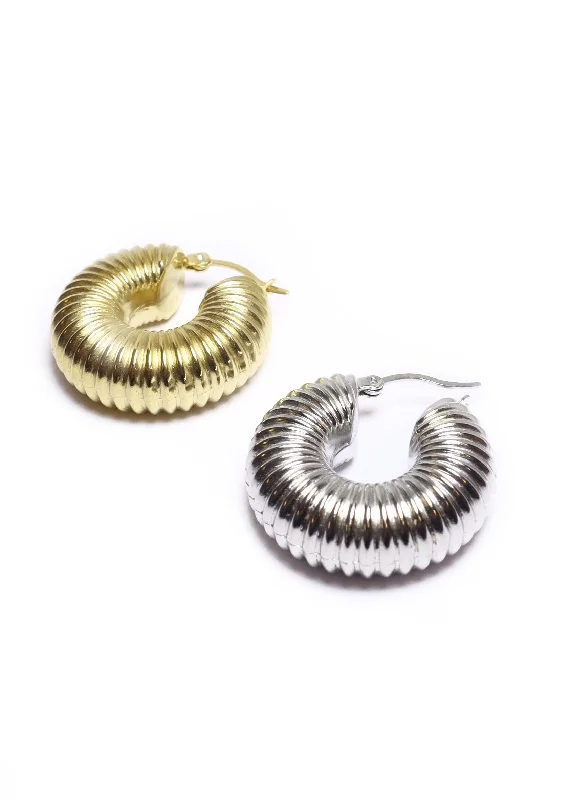 Best hoop earrings with delicate chain details for a trendy and stylish design-Brigerton