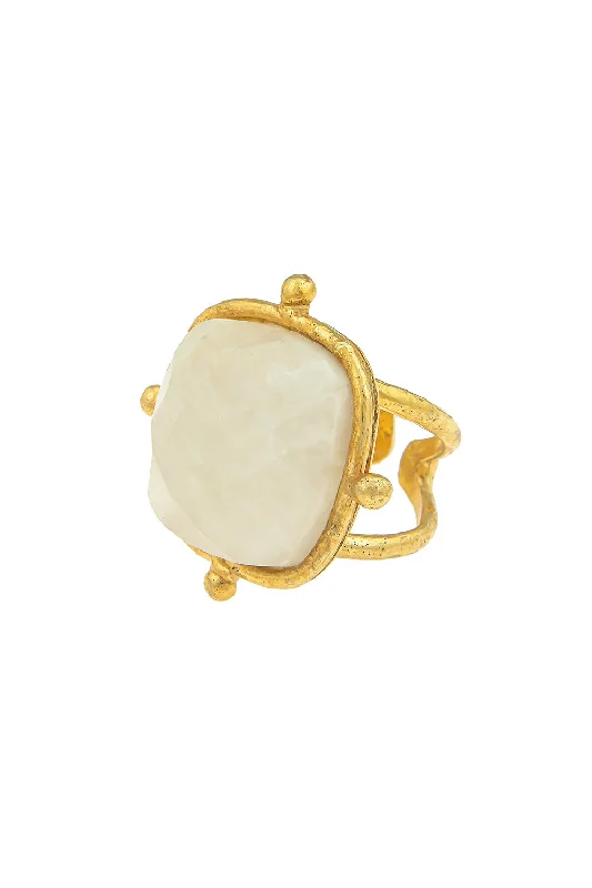 Rings with tourmaline gems for bold hues -Moonstone Coussin Ring