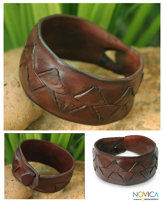 Best bangle bracelets with adjustable sizes for a comfortable and perfect fit-Ayutthaya Brown Men's Leather Bracelet