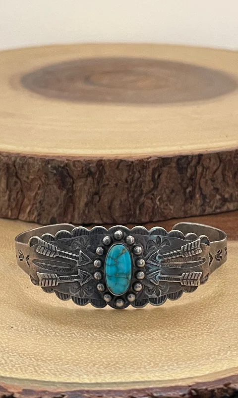 Trendy necklaces and pendants with statement pieces for a bold fashion statement-PROTECTIVE ARROWS Navajo Fred Harvey Era Silver & Turquoise Cuff