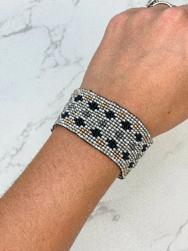 Stainless steel bangle bracelets with polished finishes for a sleek and durable design-Seed Bead Stretch Bracelet - Black & White